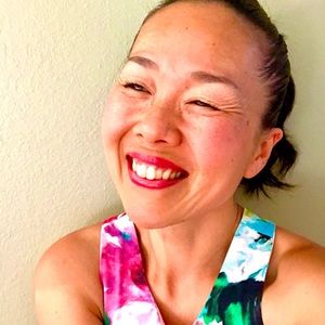 @chisamoon MINIMALIST CLOSET 🍋